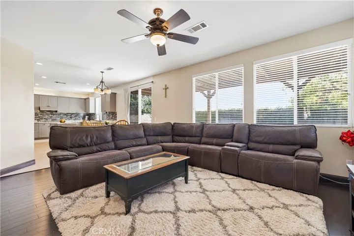 30479 Mallorca Pl, Castaic, California 91384