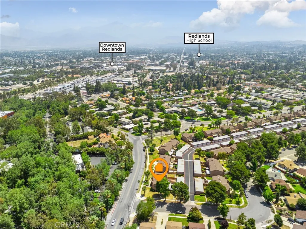 Close Proximity to Downtown!