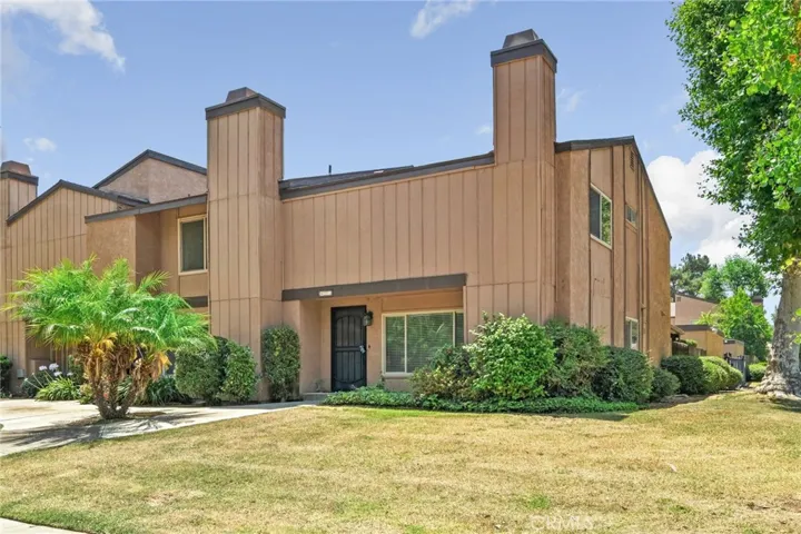 Charming Downtown Redlands Home!