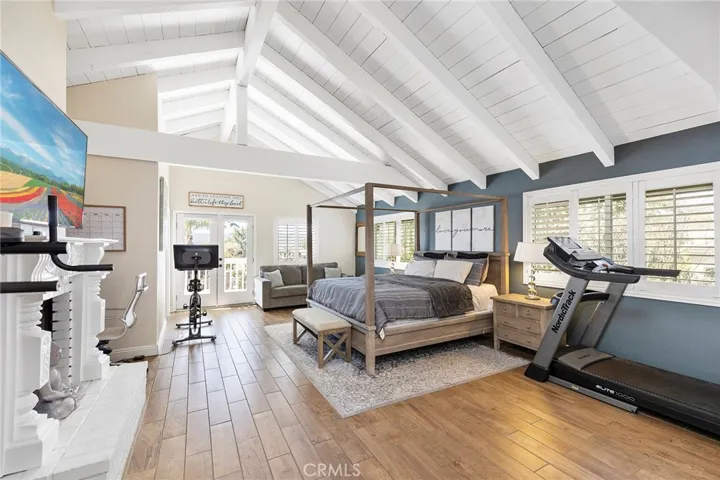 Master bedroom (2nd floor)