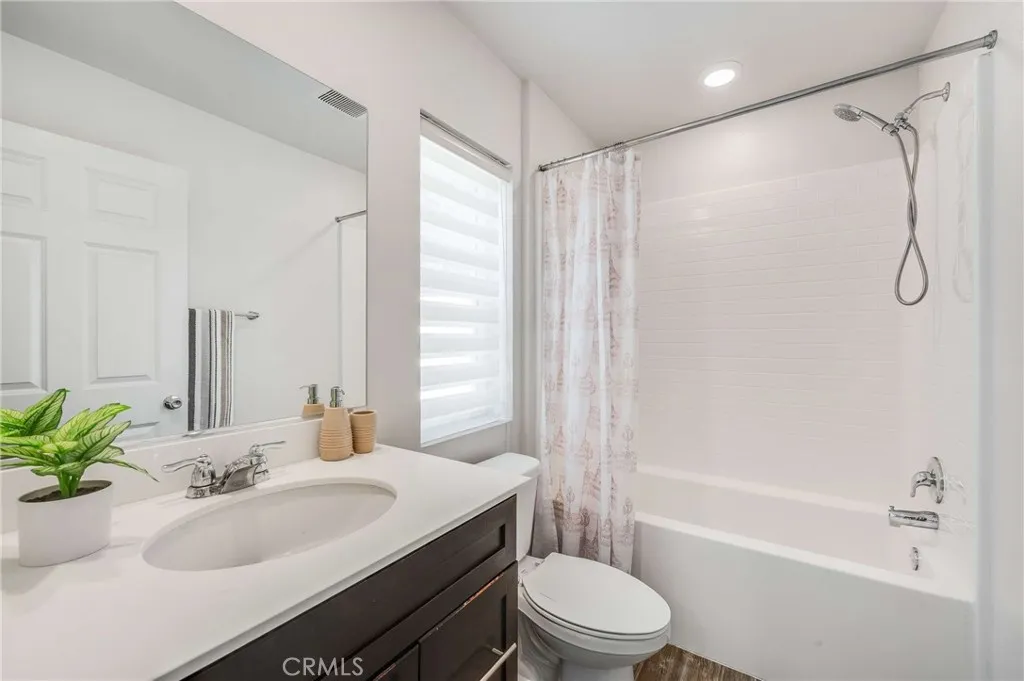 Lower level ensuite bath