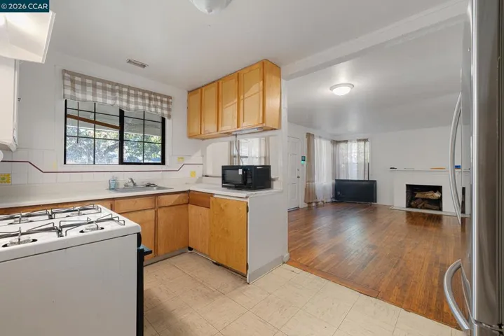 603 Almanza Dr, Oakland, California 94603