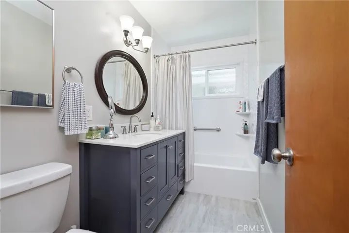 2nd Bathroom