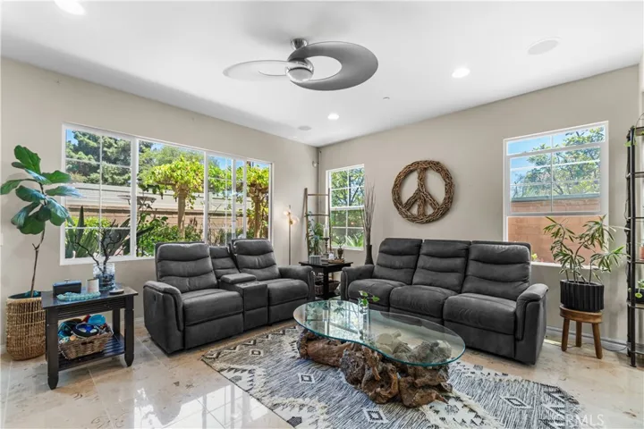 783 Gatun 114, San Pedro, California 90731