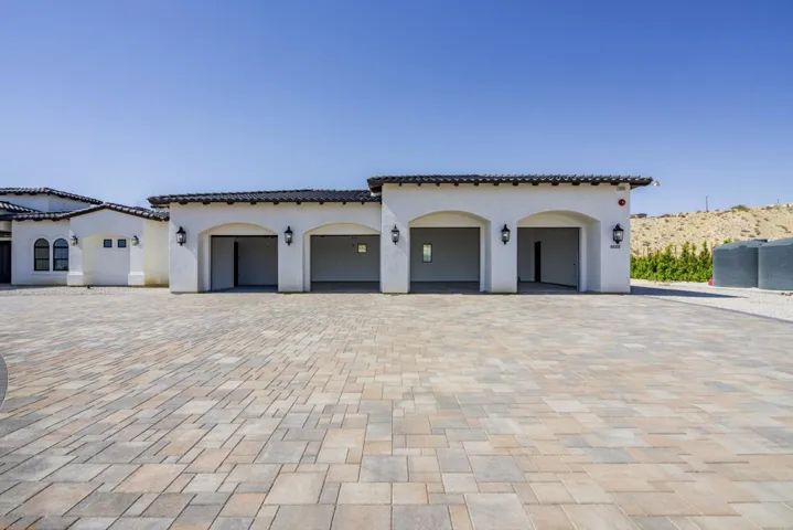 4-Car Garage