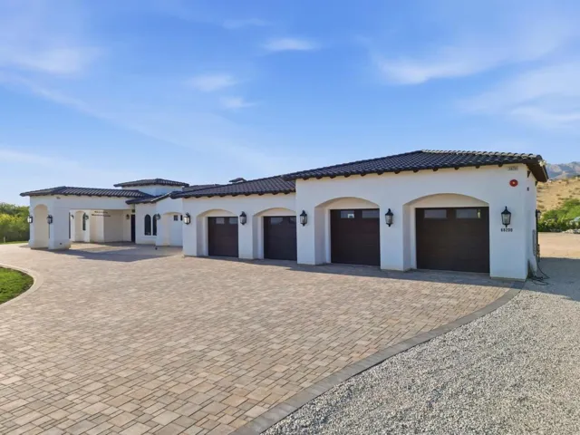 Driveway/ Garage