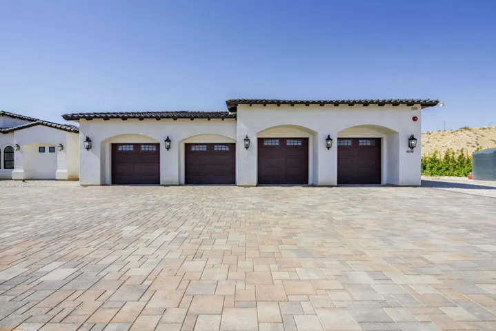 4-Car Garage