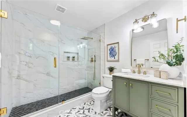 17 Canyon Ridge 60, Irvine, California 92603