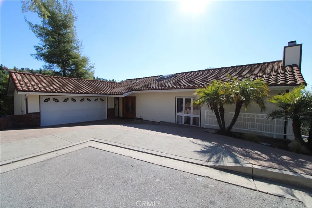 3694 Berwick Dr