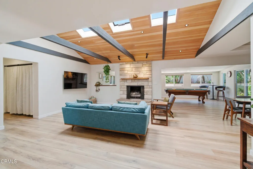 12_living room