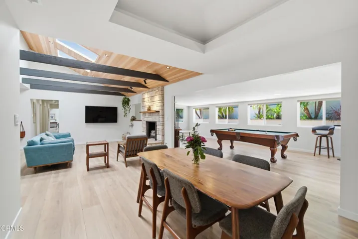 15_dining area