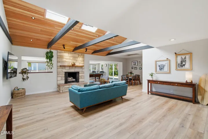 9_living room