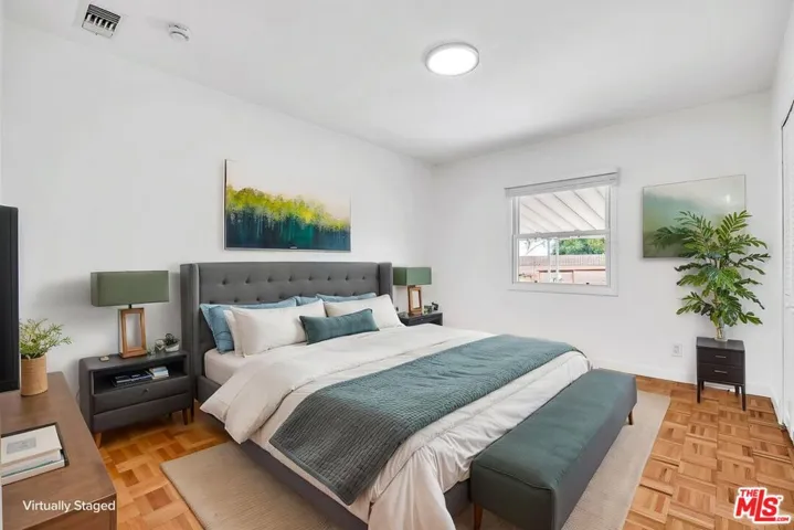7832 Midfield Avenue, Los Angeles, California 90045