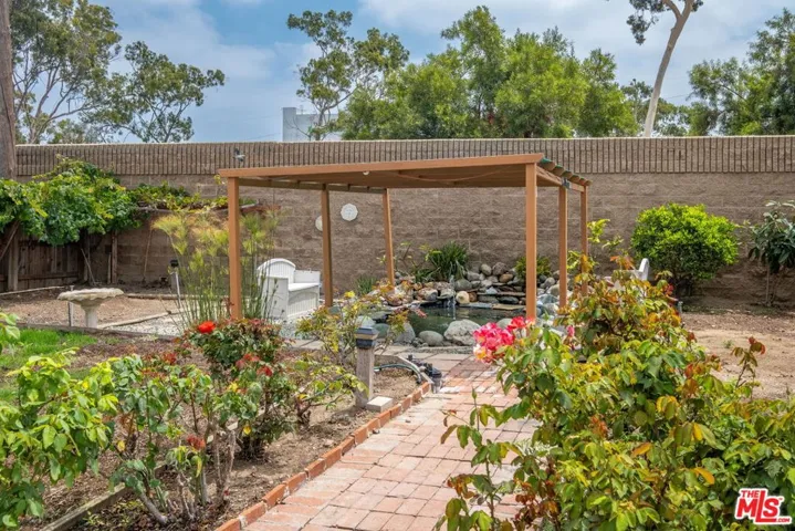 7832 Midfield Avenue, Los Angeles, California 90045