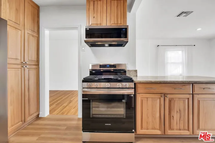 7832 Midfield Avenue, Los Angeles, California 90045