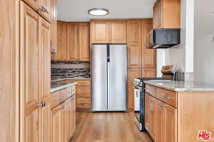 7832 Midfield Avenue, Los Angeles, California 90045