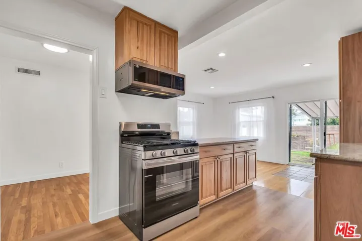 7832 Midfield Avenue, Los Angeles, California 90045