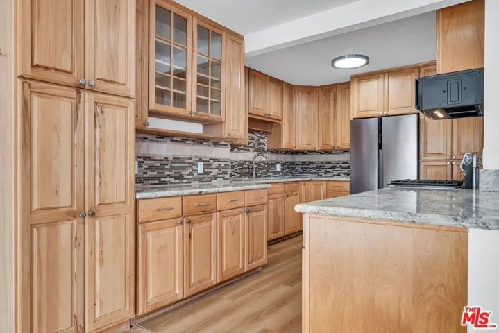 7832 Midfield Avenue, Los Angeles, California 90045