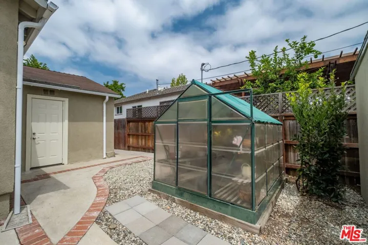 7832 Midfield Avenue, Los Angeles, California 90045