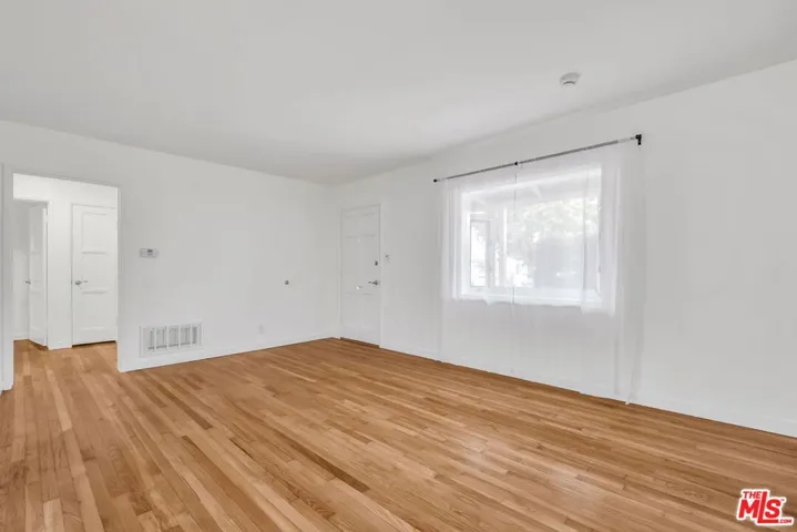 7832 Midfield Avenue, Los Angeles, California 90045