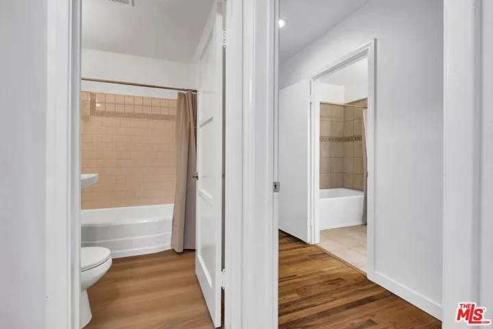 7832 Midfield Avenue, Los Angeles, California 90045