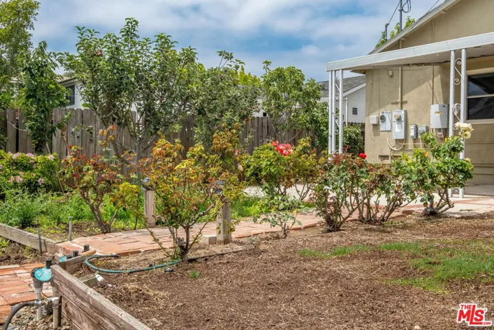 7832 Midfield Avenue, Los Angeles, California 90045