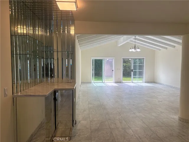 5171 Chimineas, Tarzana, California 91356
