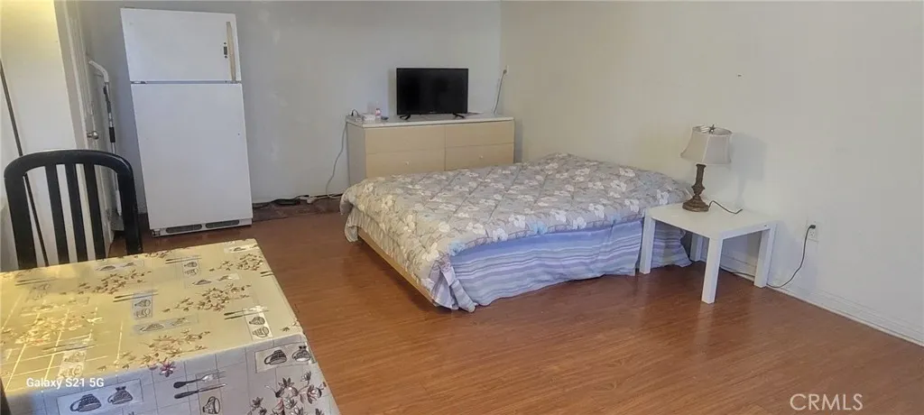 805 E 21st #C, Bed area