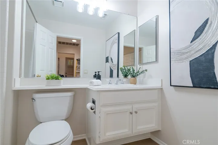 Guest bathroom.