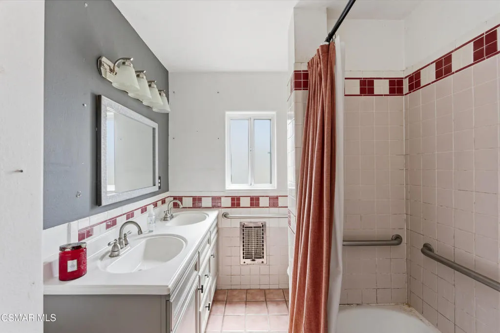 20709 Schoolcraft St MLS-18