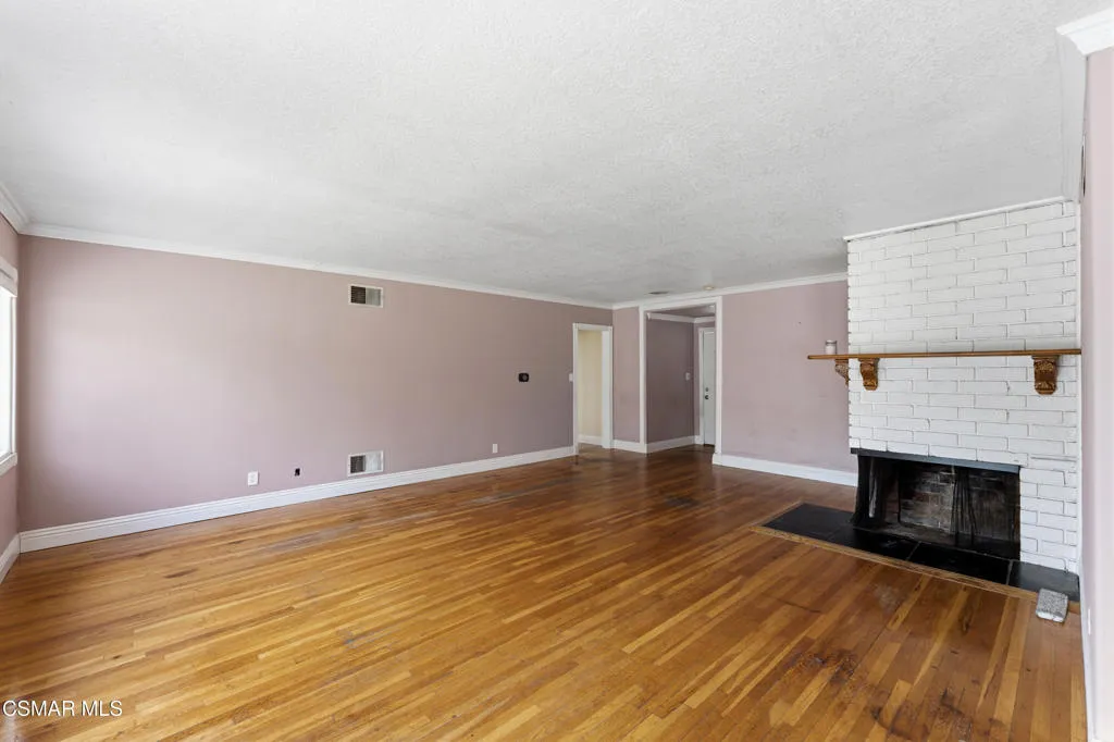 20709 Schoolcraft St MLS-7