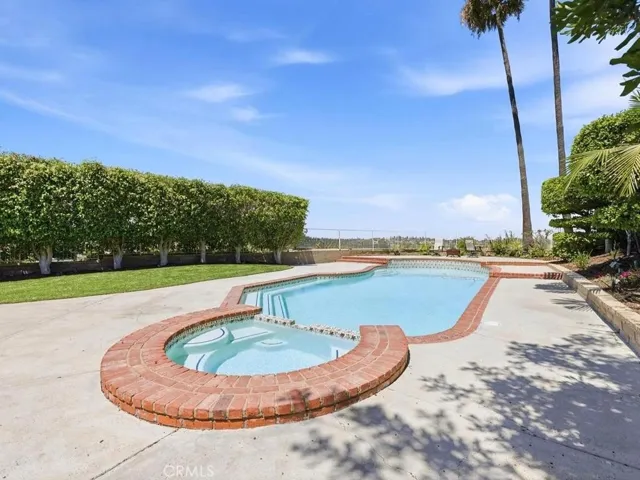 21711 Bogarra, Mission Viejo, California 92692