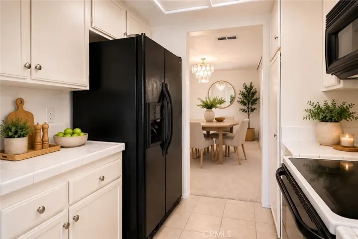Virtually Staged – Furniture and décor are for illustrative purposes only.