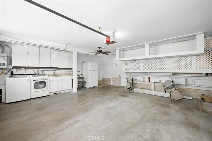 Attached garage with laundry