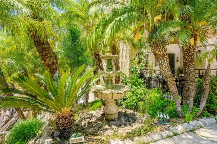 Entry garden