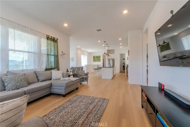 27504 Illumination Court, Valencia, California 91381