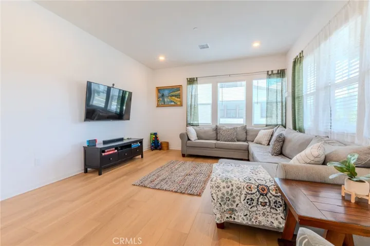 27504 Illumination Court, Valencia, California 91381