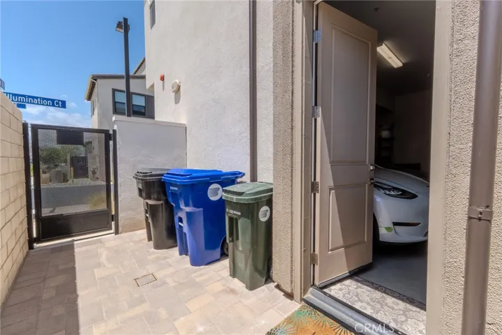 27504 Illumination Court, Valencia, California 91381