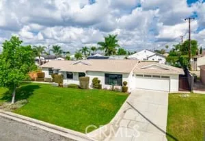 Front yard with Good Large Driveway