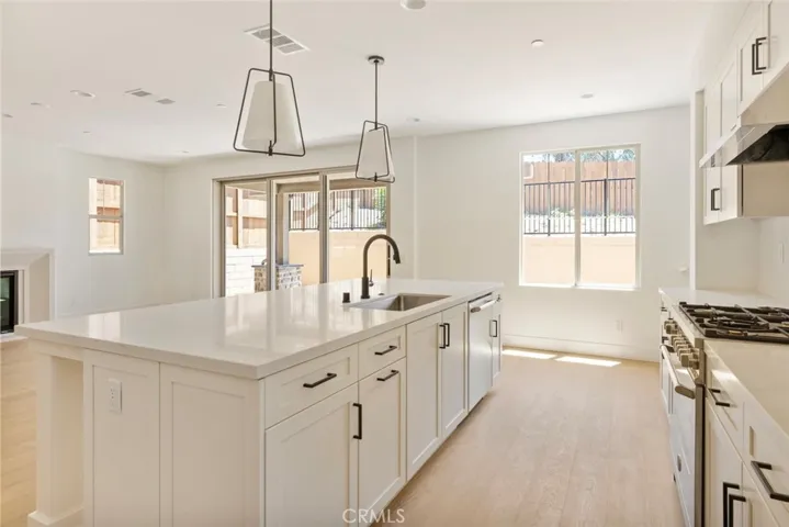 187 E Palm Street E, Altadena, California 91001
