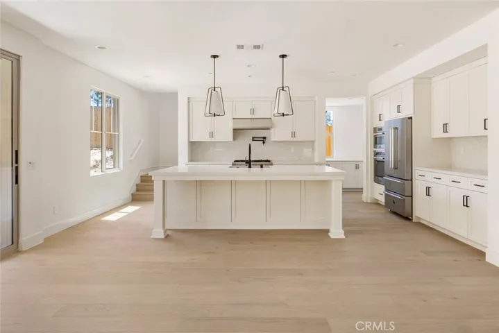 187 E Palm Street E, Altadena, California 91001