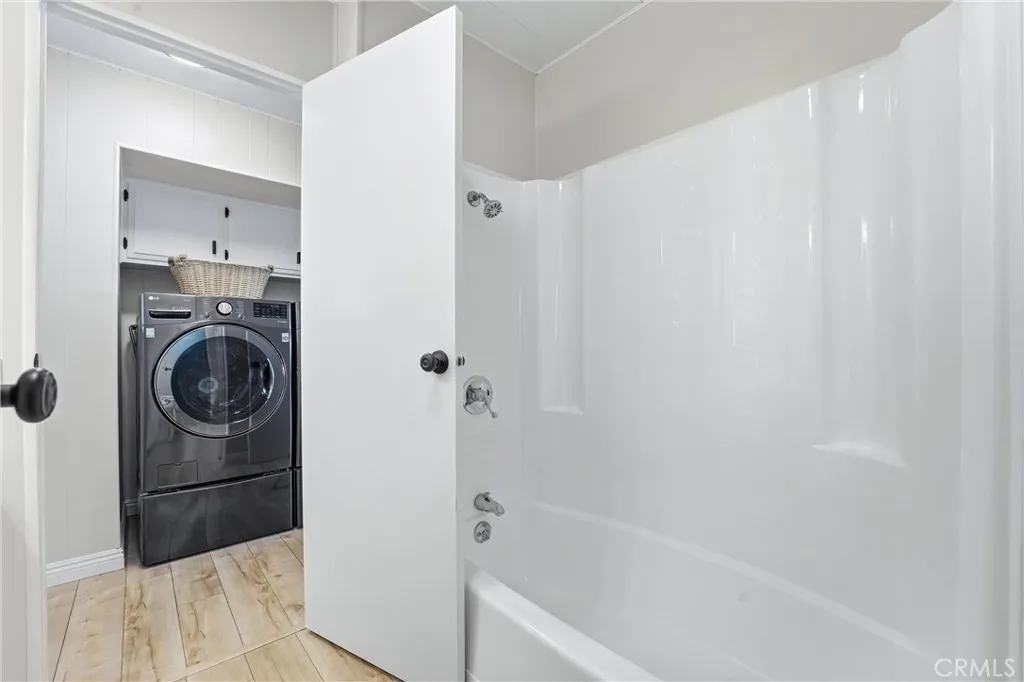  secondary bathroom