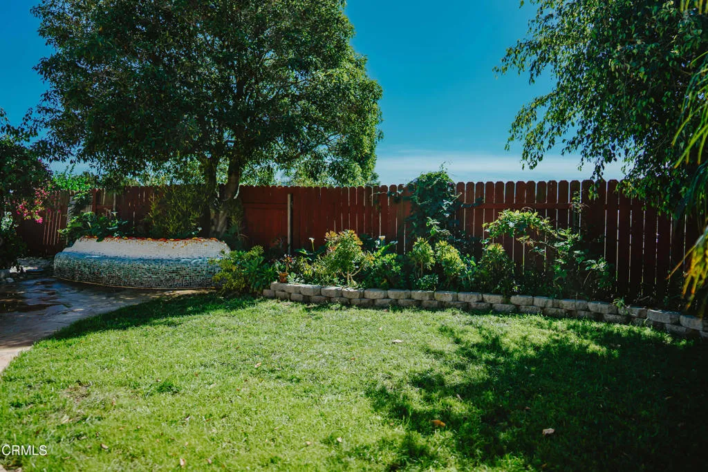 702 Backyard Tile Bench & Grass 50