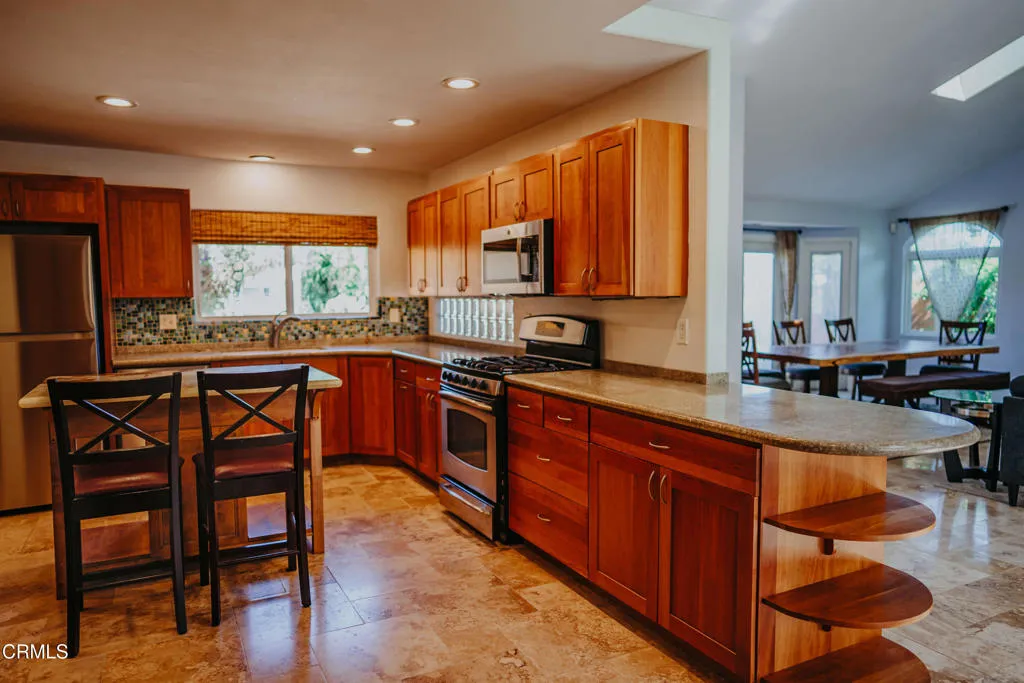 303 Kitchen Entertainers 39