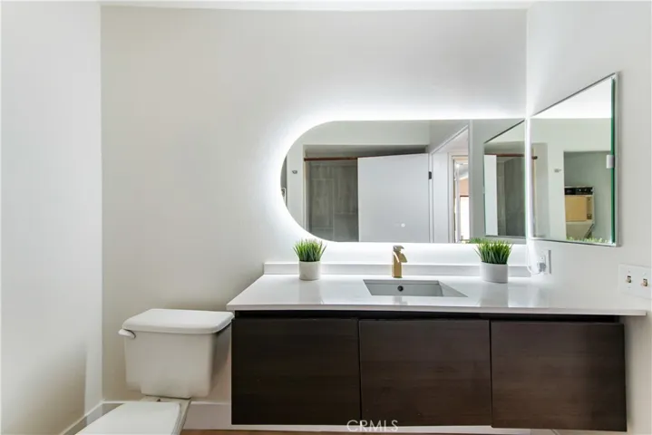222 S Central 428, Los Angeles, California 90012