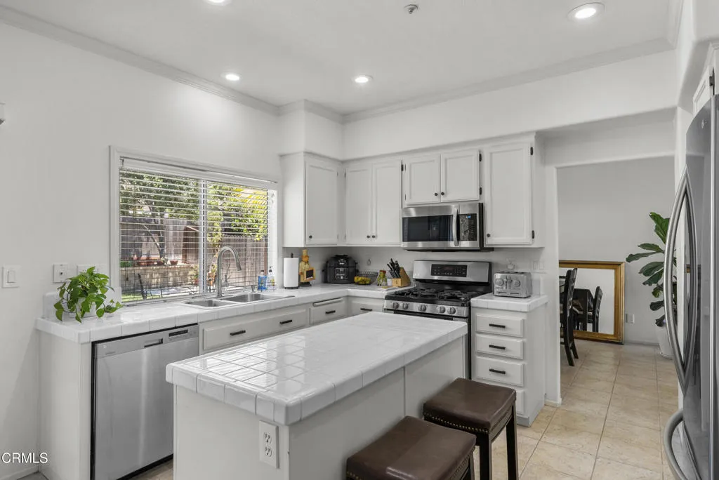 1522-carnation-08-kitchen