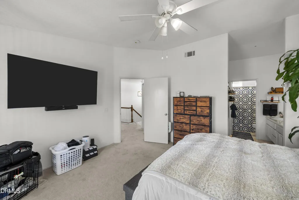1522-carnation-21-primary-bedroom