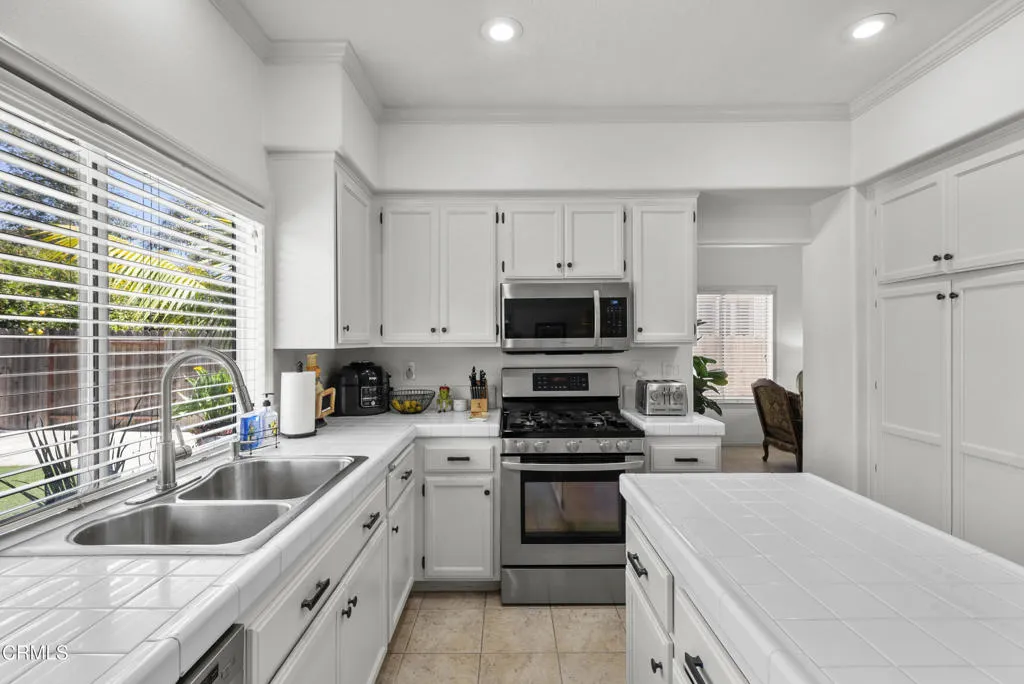 1522-carnation-11-kitchen