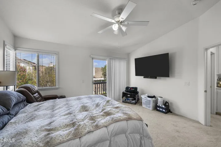 1522-carnation-22-primary-bedroom