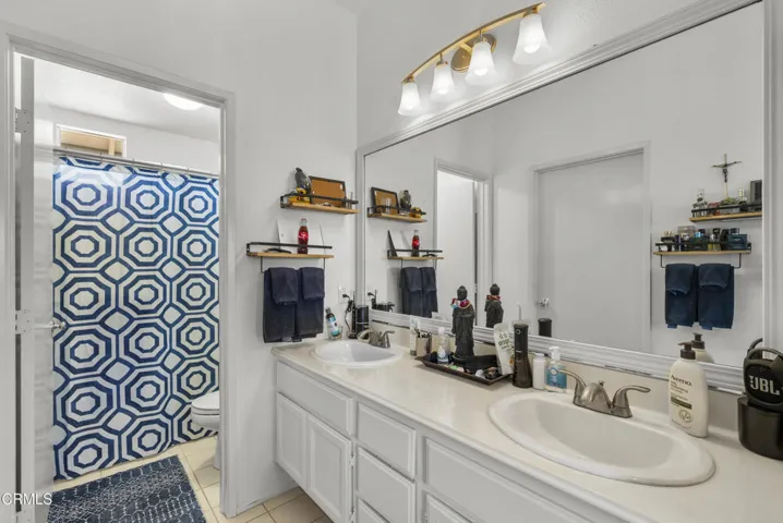 1522-carnation-34-hall-bath